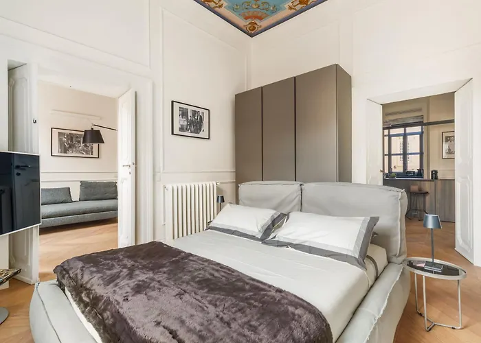 Charm And Elegance By The Spanish Steps