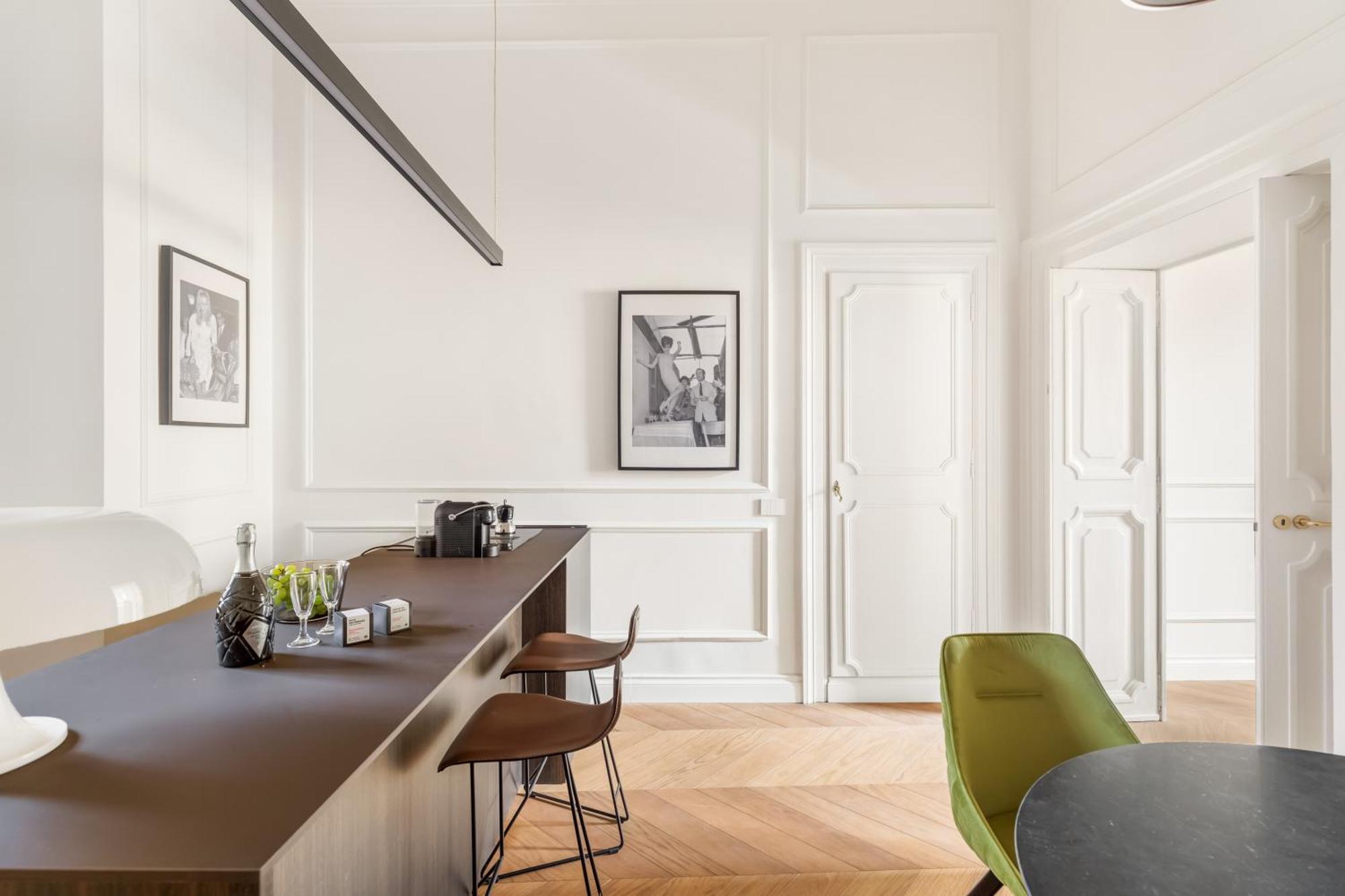 Charm And Elegance By The Spanish Steps