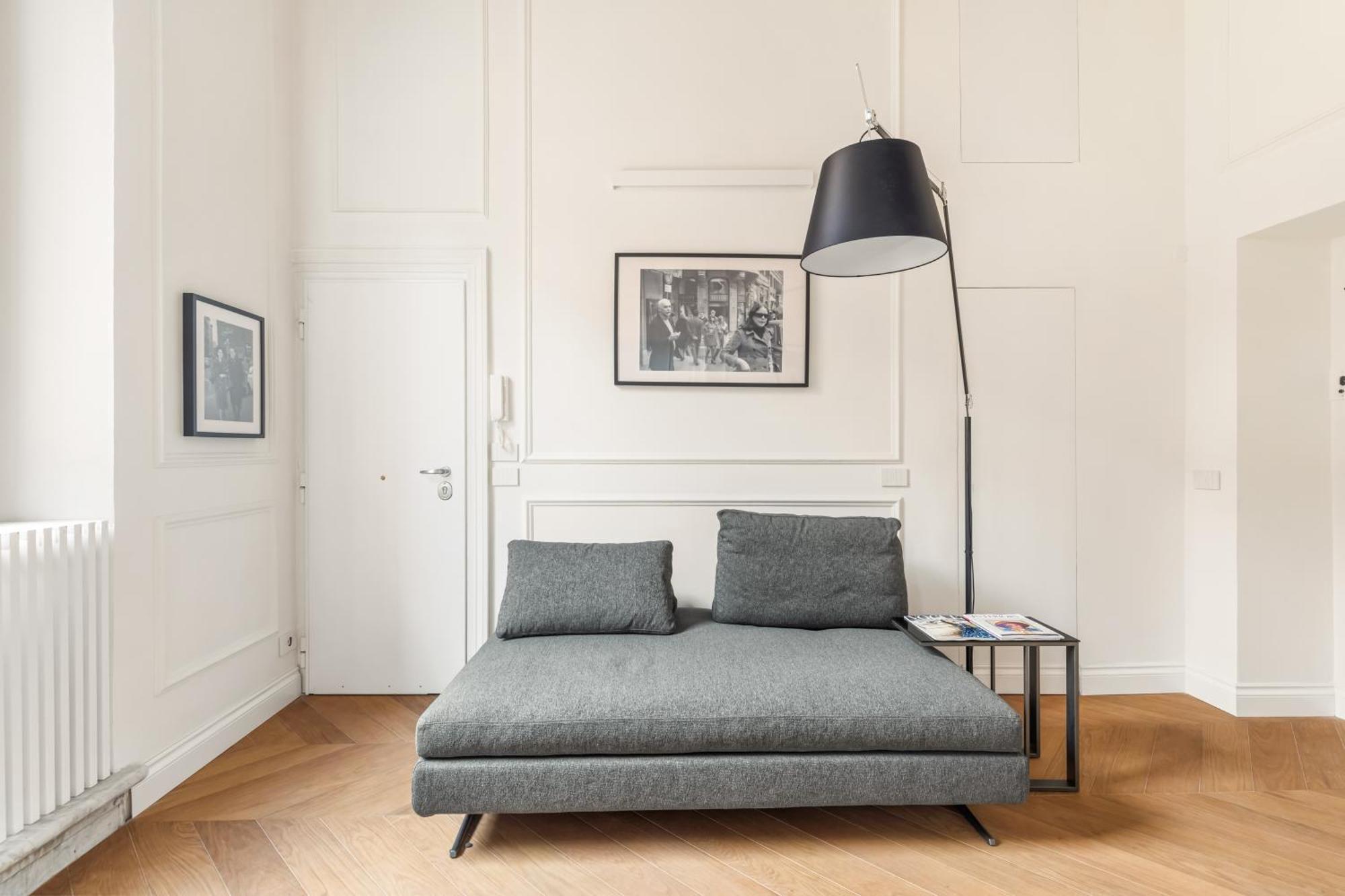 Charm And Elegance By The Spanish Steps Apartment