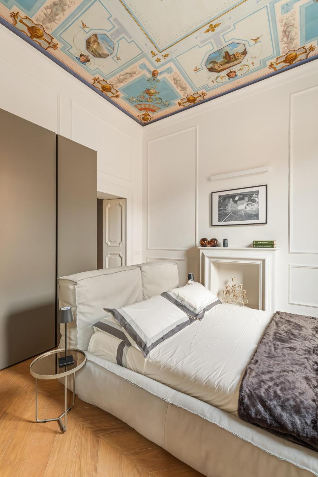 Charm And Elegance By The Spanish Steps Rom